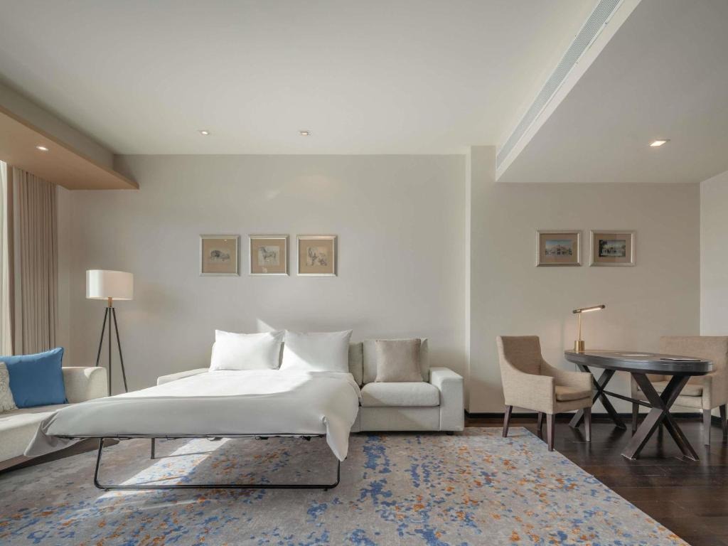 هتل وی هتل بانکوک